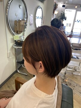 ビィーワンイースト(Be 1 EAST) ショートボブ
