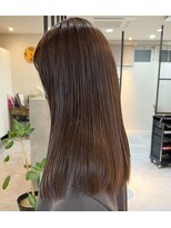 フリッカ(Flicka)&nbsp;グレージュカラー×ロングヘアー