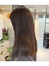 フリッカ(Flicka) グレージュカラー×ロングヘアー