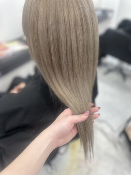 リルフェアリー 磐田店(Li’lFairy) ホワイトベージュ