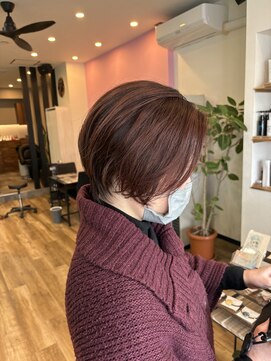 ヘアー ギャラリー ルピ(hair gallery Rupi) 前下がり大人ショート