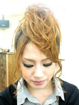 ヘアセットアップス(UP's) ☆　ナチュラルめ『スジ盛りモヒカン～』