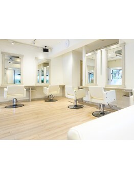 朝9時から営業！ベテランstylistの高いカット技術をお手頃価格でご提供◎定期的に通いやすいのが嬉しい♪