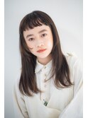 さらっとロングヘア×おしゃれ眉上バング