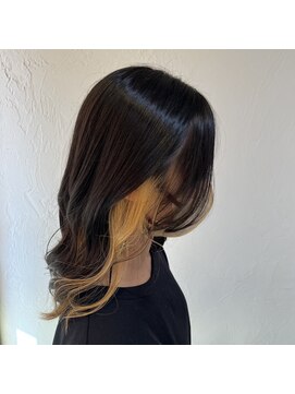 アニー(annie hair design) 明るめインナーカラーで暗髪グラデーション♪