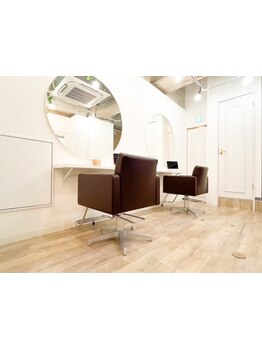 【秋葉原/マンツーマン】2席でゆったり静かに過ごせる空間☆丁寧なカウンセリングで理想のスタイルを実現！