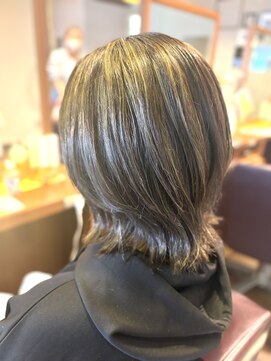 ヘアーアンドビュー ティーリタ 蕨(RITA) 白髪ぼかしハイライト+レイヤーカット