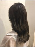 オリーブカラー×ゆる巻きミディアム