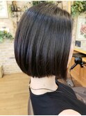 毛先がまとまるワンレン風ボブ