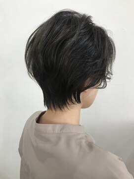 アリウス(ALIUS by posh) 【ALIUS 池袋小川】くびれショート×カーキグレージュ