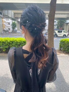 バイブアンドアネックス(VIBE & ANNEX) 《momoka》ローポニー結婚式お呼ばれ早朝ヘアセット石川町横浜