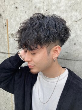 フィフス 原宿(fifth) フェードツーブロック前下りマッシュツイストスパイラルパーマ