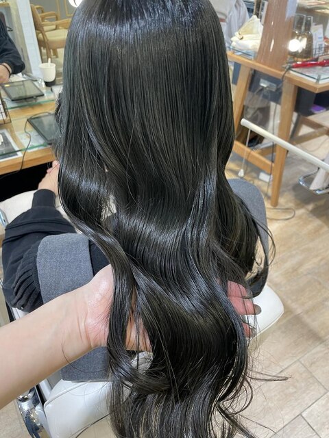 ダークグレージュカラー　艶髪　韓国風 上品カラー