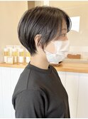 黒髪抜け感ショート