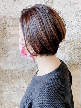 フロール 上大岡(Flor) 【Flor上大岡】*前下がりショートボブ+ラテベージュ*