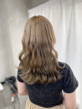 アルマバイロサ(ALMA by ROSA) 黒染め履歴からアッシュベージュ/担当:【ギャル仙人】RENTA