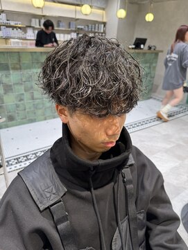 ゼスト リル 新宿(ZEST lill) 波巻きパーマ メッシュ マッシュパーマ ハイライト