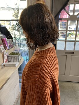 スアバイキキ(SuA by kiki.) レイヤーボブ/外ハネボブ/大人ショート/ニュアンスカラー[千葉]