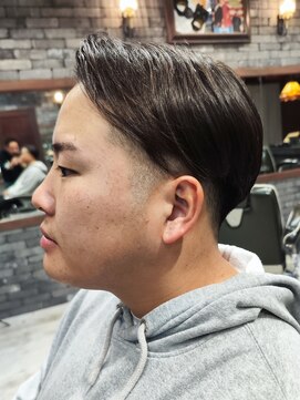 スリーセント 栄(3/cent) テーパーフェード/ツーブロック/フェードカット