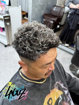 ラグズ 茅ヶ崎(LAGUZ) ダレるパーマ×アッシュグレーハイライト　茅ヶ崎メンズカット