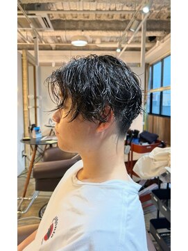 ビハインドザカーテン(BEHIND THE CURTAIN) 【初めての方にオススメ】癖毛風パーマ