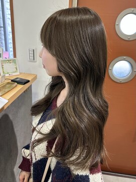 オリーブグレージュ