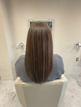 レディオ ザ イシン(LeDio the ISIN) 髪質改善/白髪染め/白髪ぼかし/縮毛正/ヘッドスパ 【星川】