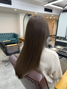 ファブ 銀座(fav) ストレートロング　ブルージュ