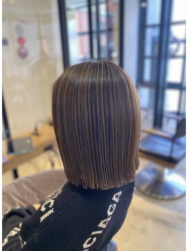 ニーイチイチ(211) ボブ/ハイライト