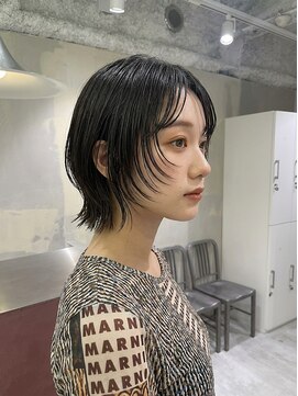 インク バイ アルテフィーチェ 西宮(ink by artefice) ホワイトグレージュミニウルフショートウルフカットショートボブ