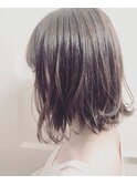 切りっぱなしボブ×ベージュカラー
