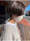 伸ばしかけショート×ハイライト×オリーブベージュ