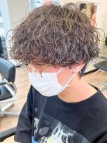 ウェイビーエフティフィフス 横浜西口(WAVEY ft.fifth)&nbsp;波巻きスパイラルツイストスパイラルパーママッシュメンズヘア