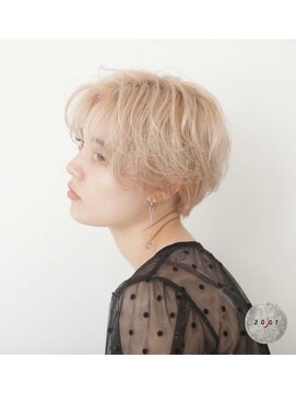 ニーゼロゼロナナ(2007) ブロンドカラー