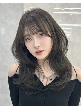 マウル 栄(MAEUL) レイヤーカット　ミディアム