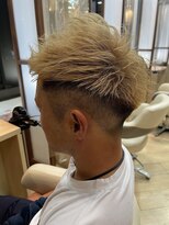 エムスリーヘアー イオンマリンピア店(MIII HAIR)&nbsp;ナチュラルフェード ケアブリーチ ベージュ ジェットモヒカン