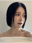 切りっぱなしボブ　黒髪スタイル　縮毛矯正　前下がりボブ