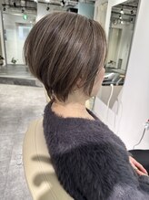 レヴリー(reverie) 白髪ぼかしショートボブ白髪ぼかしハイライト40代50代