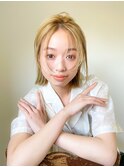 ブロンド　ベージュ　ボブ　ローライト　ミルクティ　ブリーチ