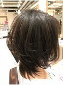 ミディアムのウルフボブ