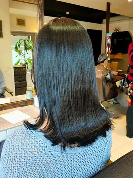 ヘアリゾート粋 ティガ 池袋店(tiga) ミディアムストレート/艶髪