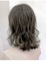 ミスグランディーヴィラス(Miss Grandee VILLAS)&nbsp;オリーブグレージュ細めハイライトミディアムレイヤー