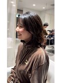 伸ばしながら楽しめるレイヤーロブパーマ
