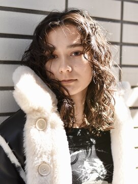 ユイツ ミディアムスパイラルウェーブ