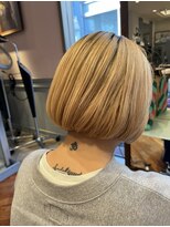 サヴォア(Savoir)&nbsp;丸っこいボブ。