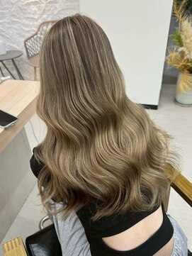 アリープアウル(ALEAP owl) ハイライトカラー/レイヤーカット/くびれレイヤー