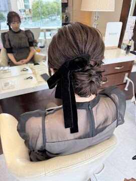 レナークアリア(LENAHC ARIA) ふわふわシニヨン