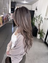 キング 心斎橋店(K!ng)&nbsp;ハイライトカラーミルクティーベージュレイヤーカット