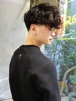 ノラ シブヤ(NORA)&nbsp;テーパーフェード波巻きパーマシャドウパーママッシュ