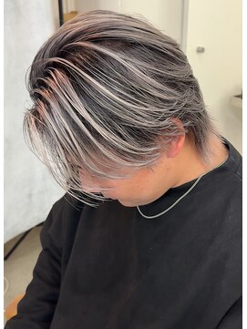 ホワイトシルバーアッシュバレイヤージュツーブロセンターパート